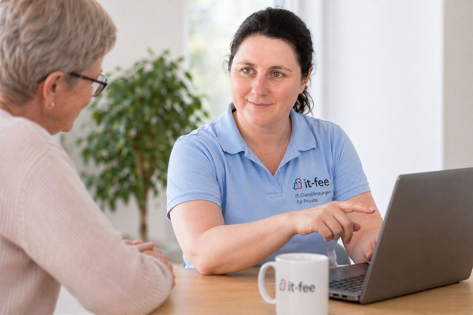 Zipora bei der Beratung